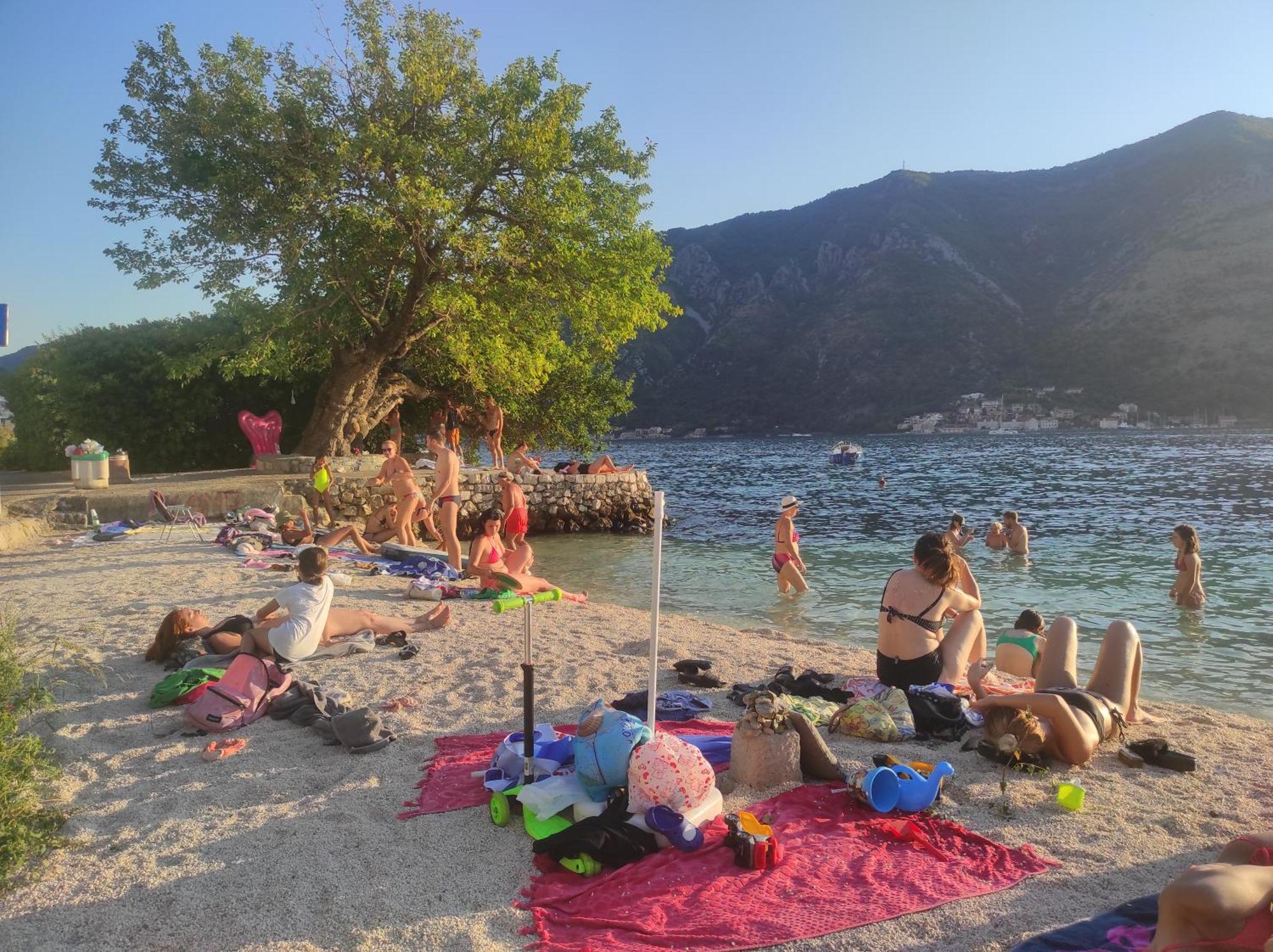 Cozy Nest, 350M To Beach, Free Parking, Wi-Fi Kotor Ngoại thất bức ảnh