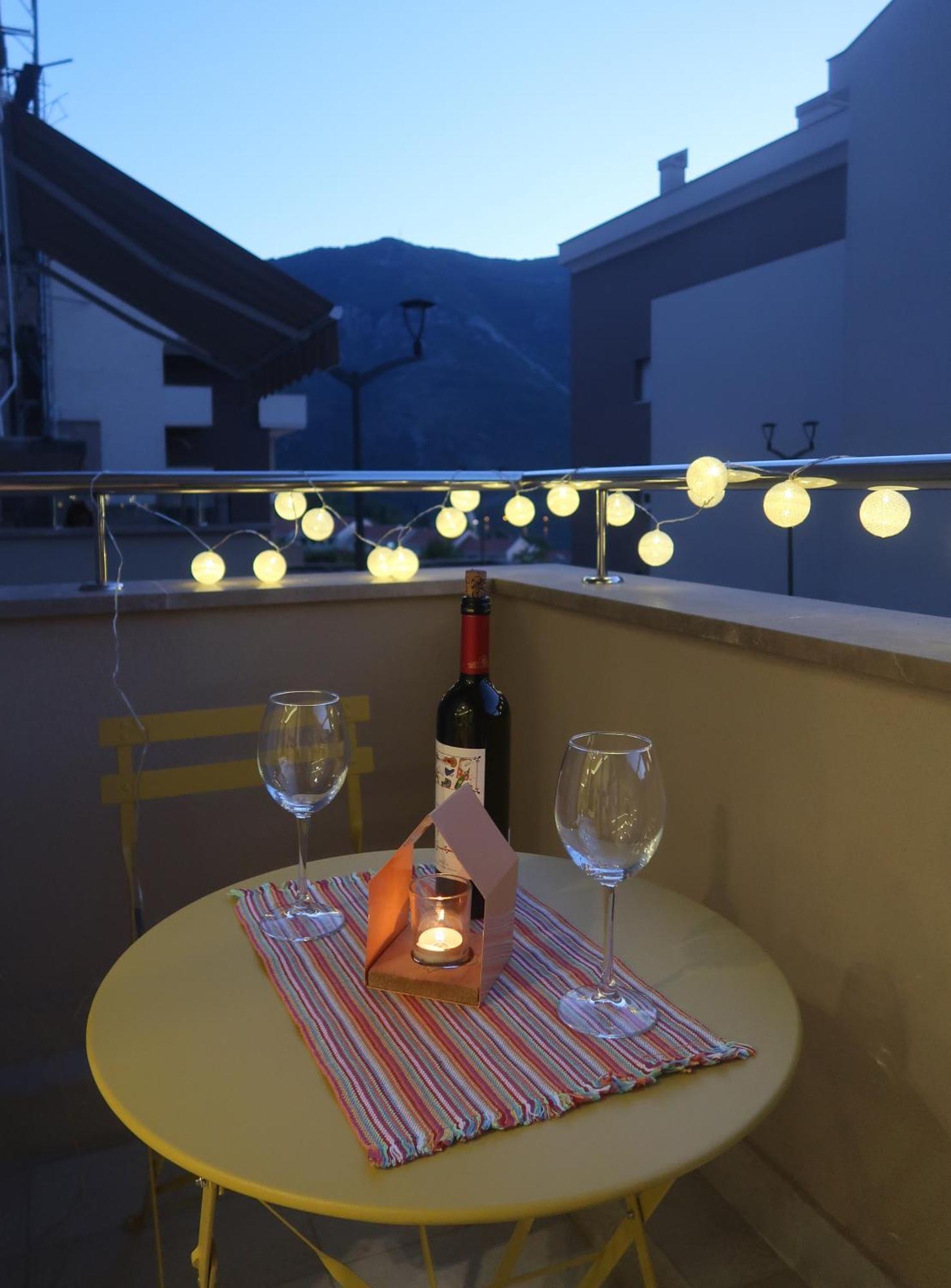 Cozy Nest, 350M To Beach, Free Parking, Wi-Fi Kotor Ngoại thất bức ảnh